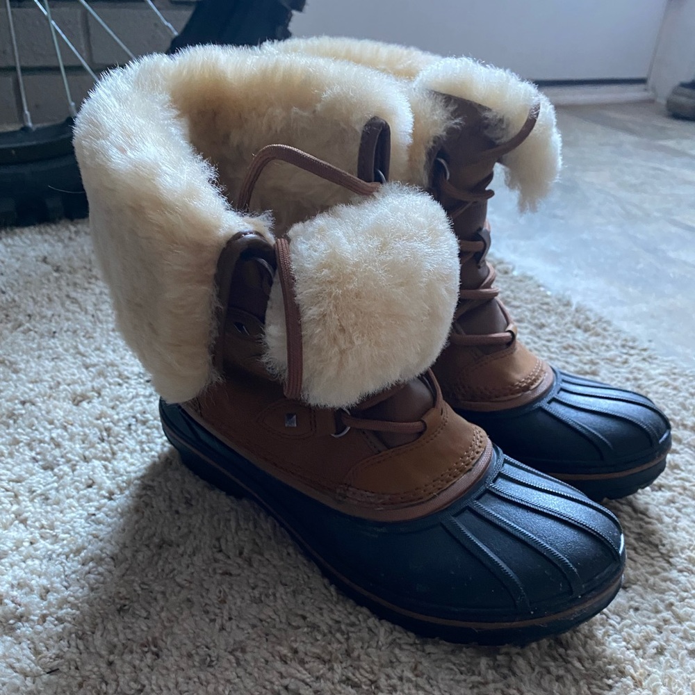 croc snow boots W7